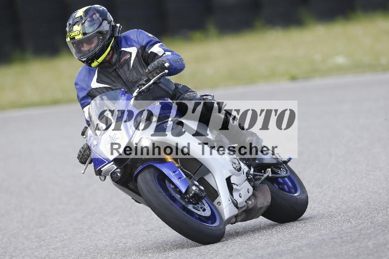 /Archiv-2025/09 22.04.2025 Cornu Master School ADR/gruen-vert/37